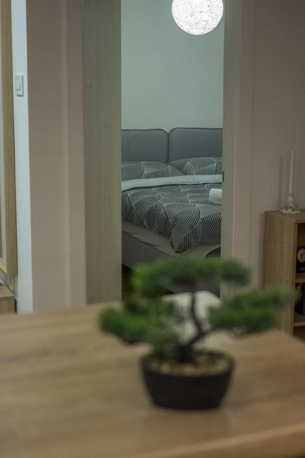 Lux Advent Apartment Subotica Buitenkant foto