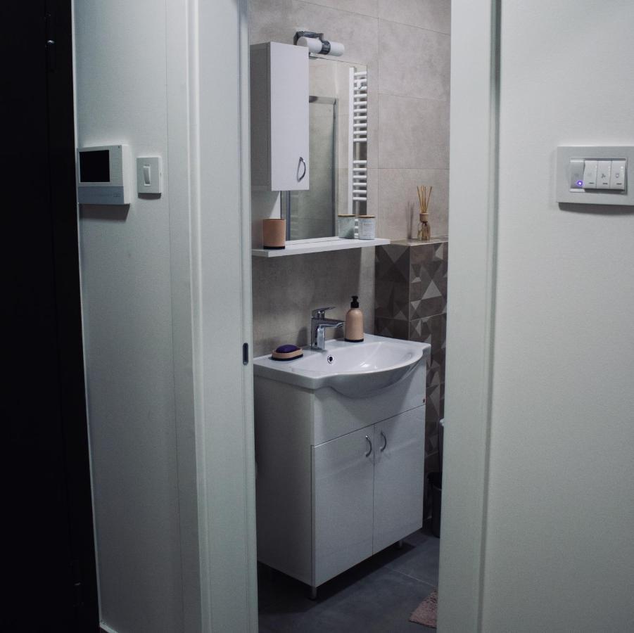 Lux Advent Apartment Subotica Buitenkant foto