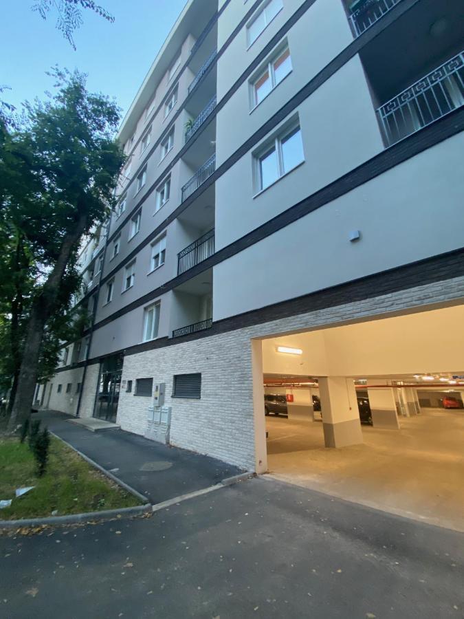 Lux Advent Apartment Subotica Buitenkant foto