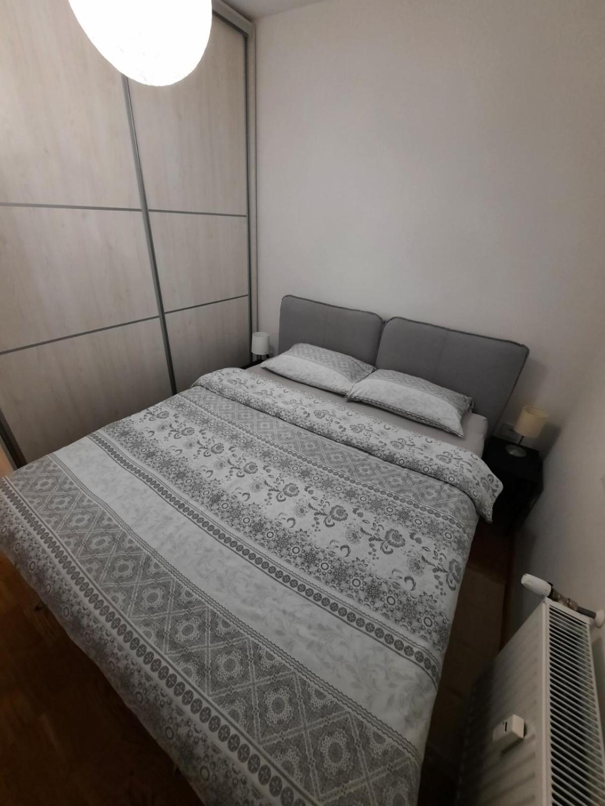 Lux Advent Apartment Subotica Buitenkant foto